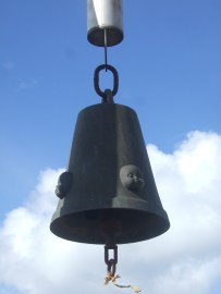 Memorial bell